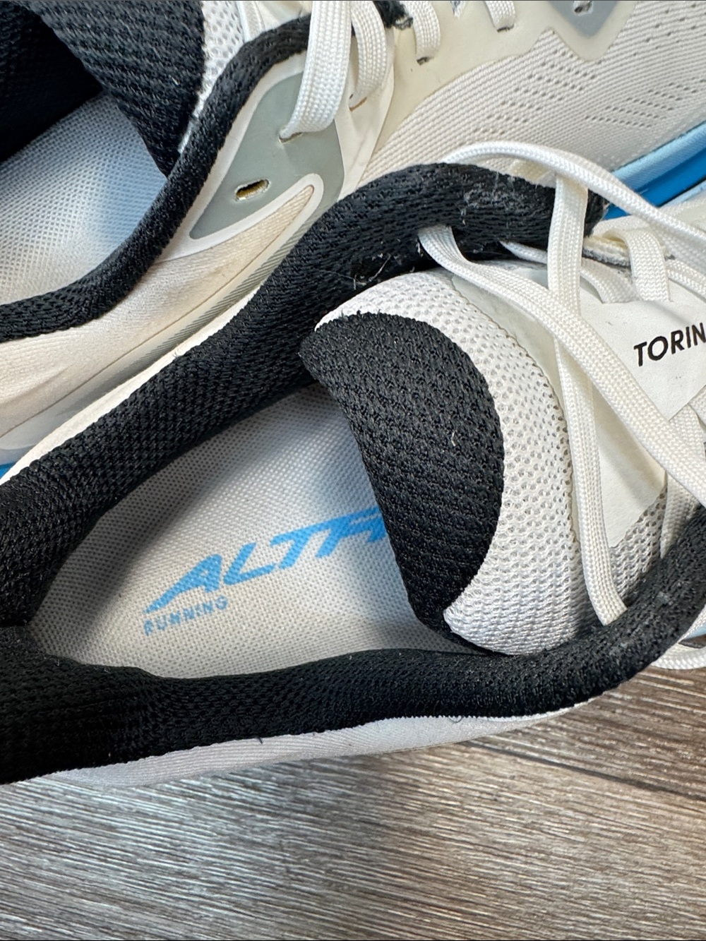 Altra Men's White and Blue Athletic Running Shoes SZ 8.5 (h124) - Picture 7 of 8